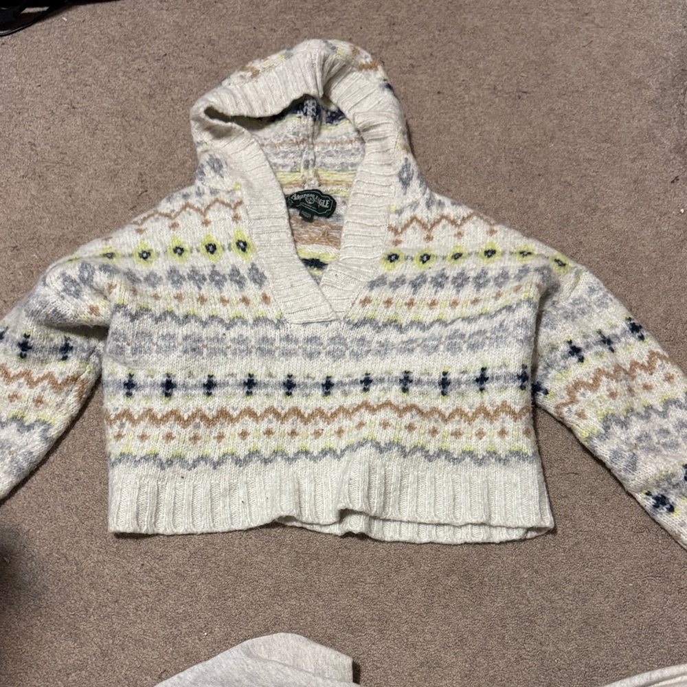 American Eagle Outfitters V-Neck Sweater - Cream and Gray